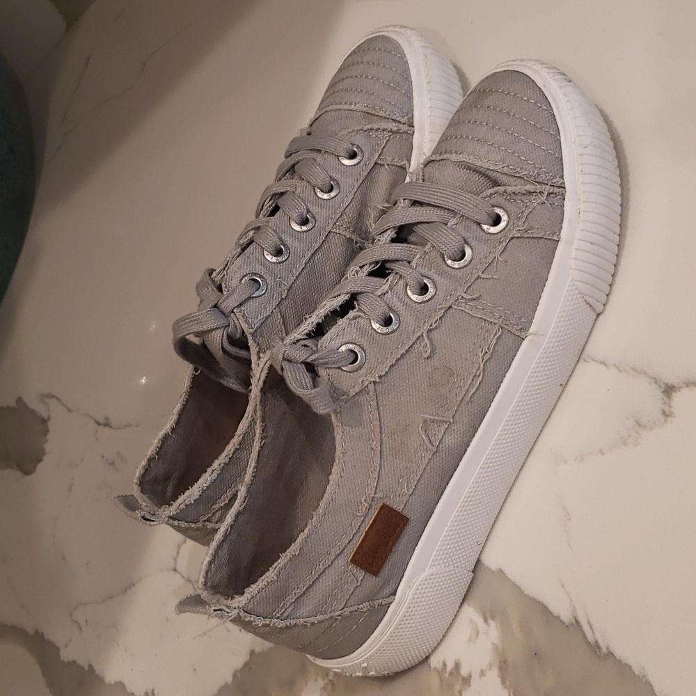 Blowfish sneakers size 8
